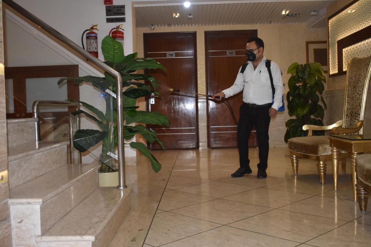 דלהי Hotel Swaran Palace מראה חיצוני תמונה
