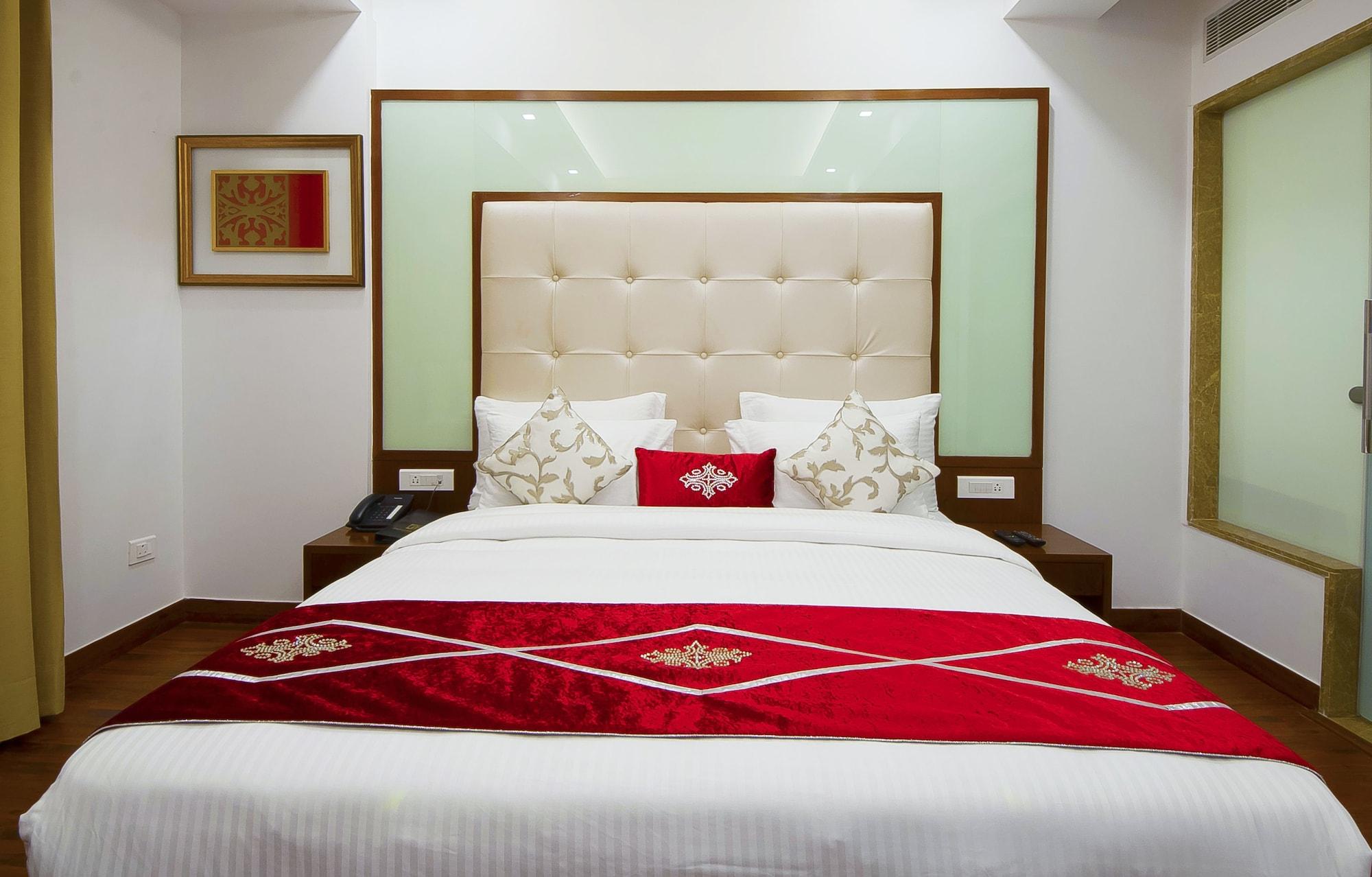דלהי Hotel Swaran Palace מראה חיצוני תמונה