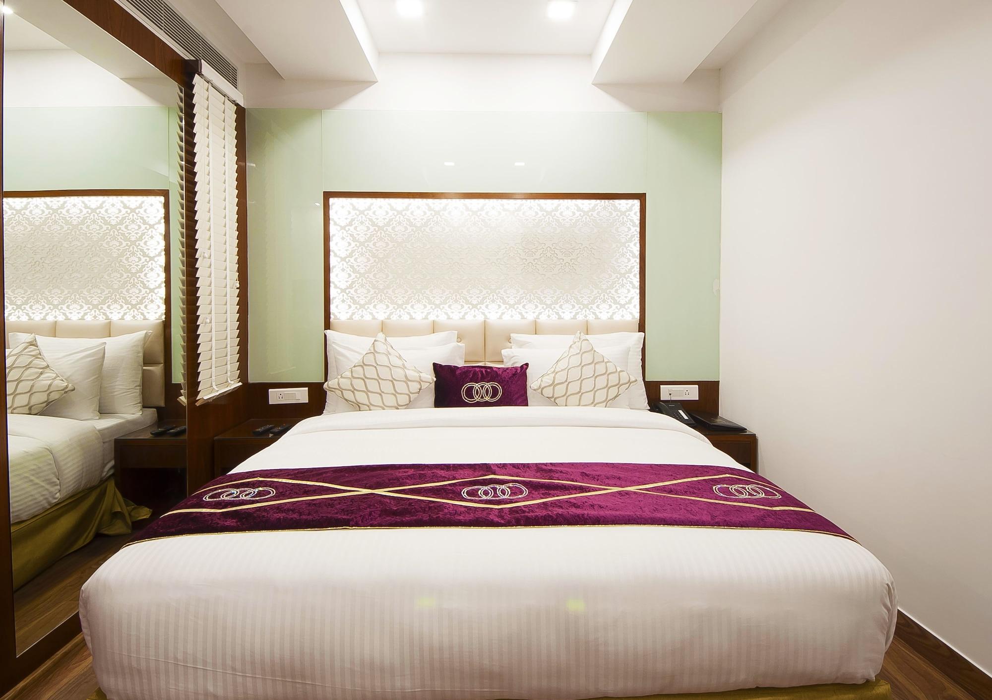 דלהי Hotel Swaran Palace מראה חיצוני תמונה