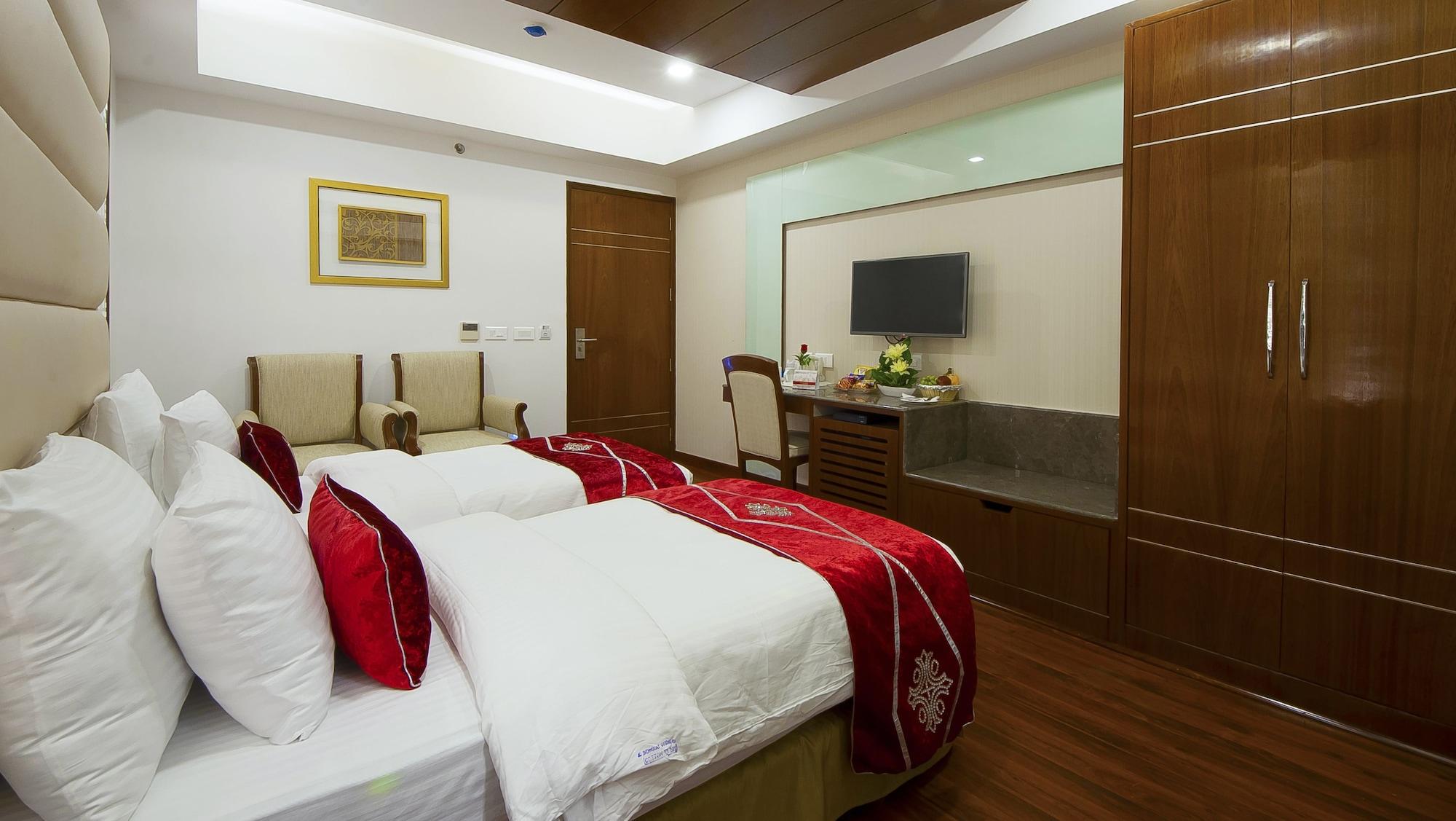 דלהי Hotel Swaran Palace מראה חיצוני תמונה