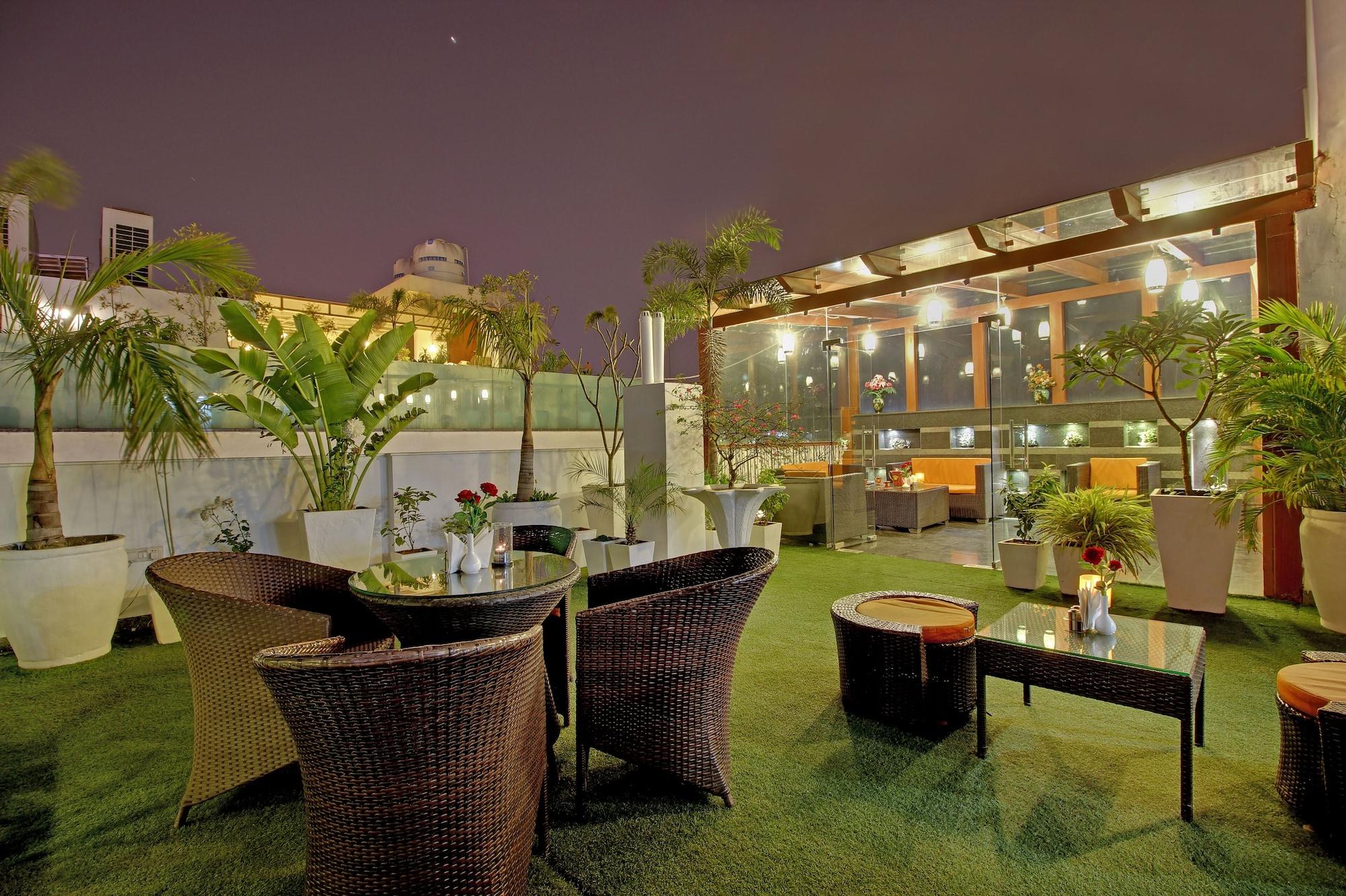 דלהי Hotel Swaran Palace מראה חיצוני תמונה