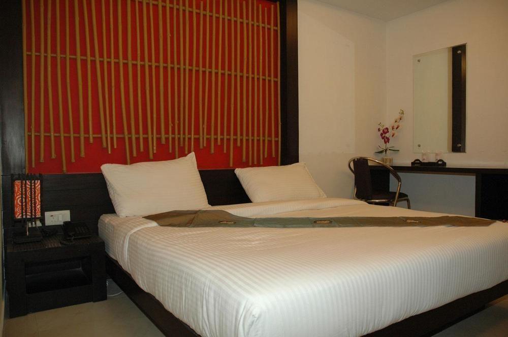 דלהי Hotel Swaran Palace מראה חיצוני תמונה