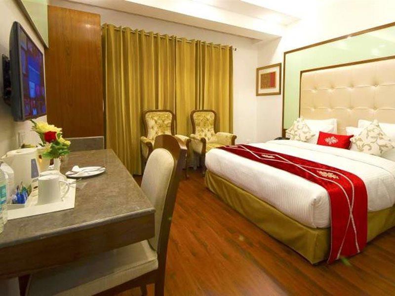 דלהי Hotel Swaran Palace מראה חיצוני תמונה