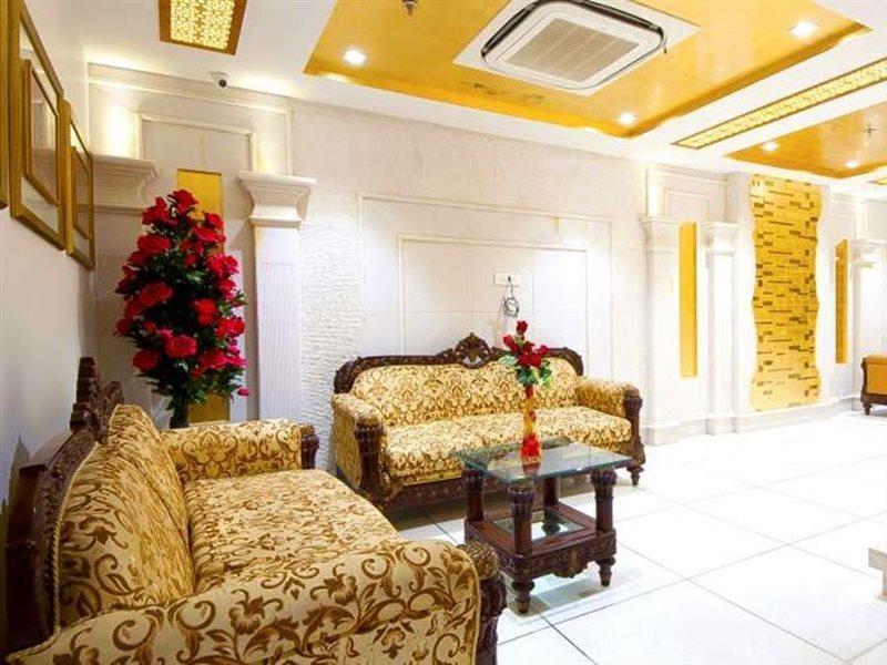 דלהי Hotel Swaran Palace מראה חיצוני תמונה