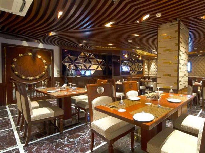 דלהי Hotel Swaran Palace מראה חיצוני תמונה