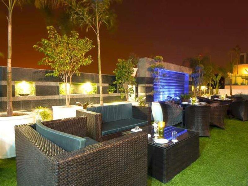 דלהי Hotel Swaran Palace מראה חיצוני תמונה