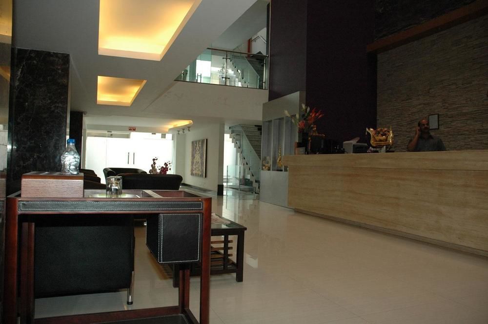 דלהי Hotel Swaran Palace מראה חיצוני תמונה