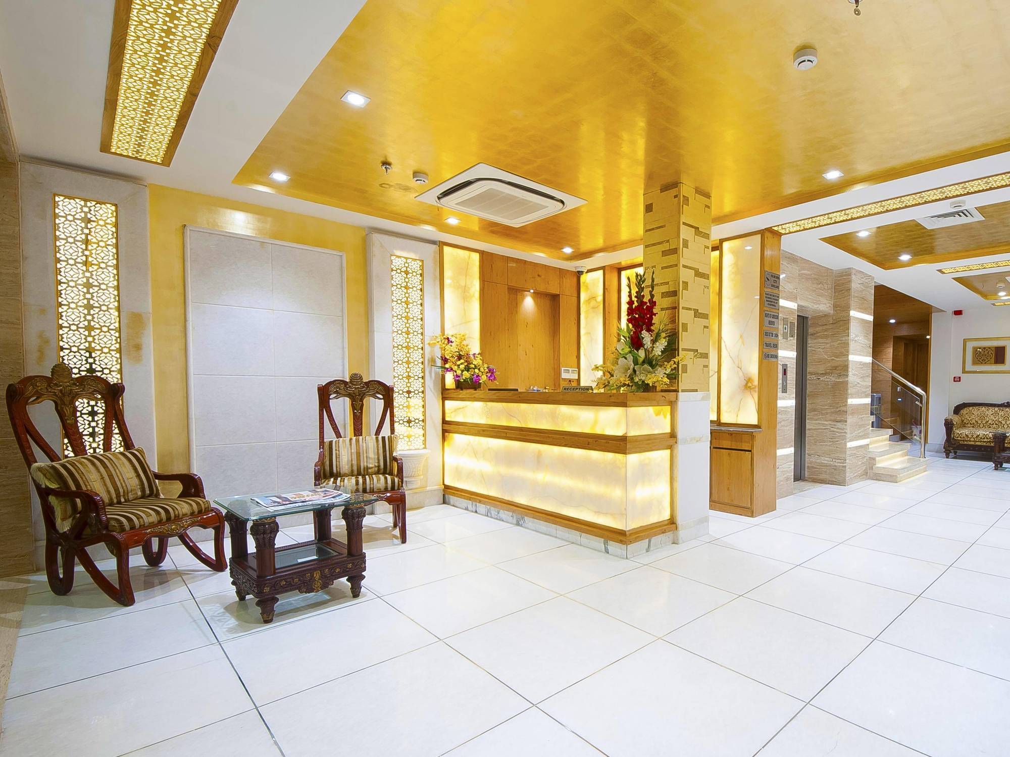 דלהי Hotel Swaran Palace מראה חיצוני תמונה
