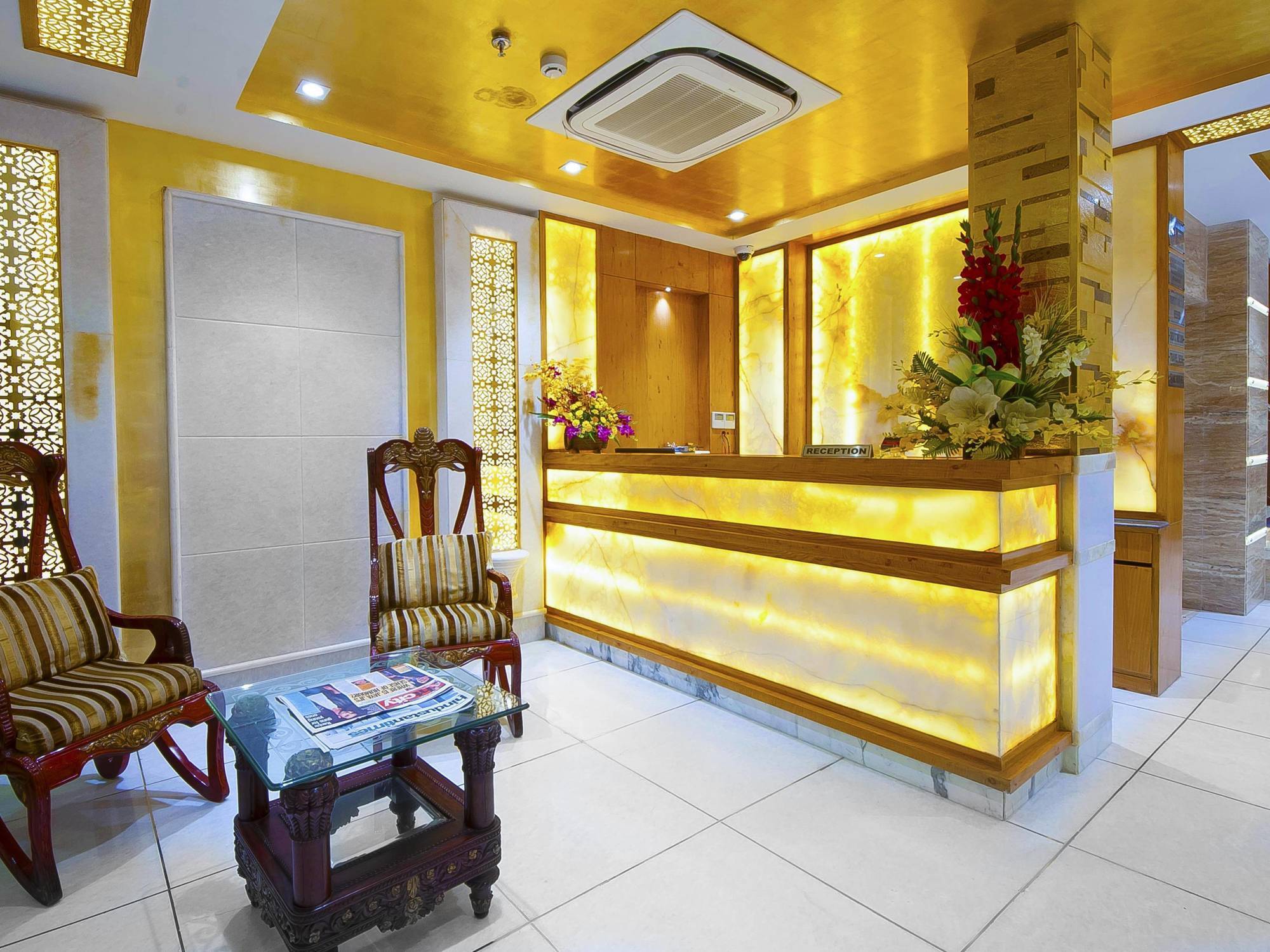 דלהי Hotel Swaran Palace מראה חיצוני תמונה
