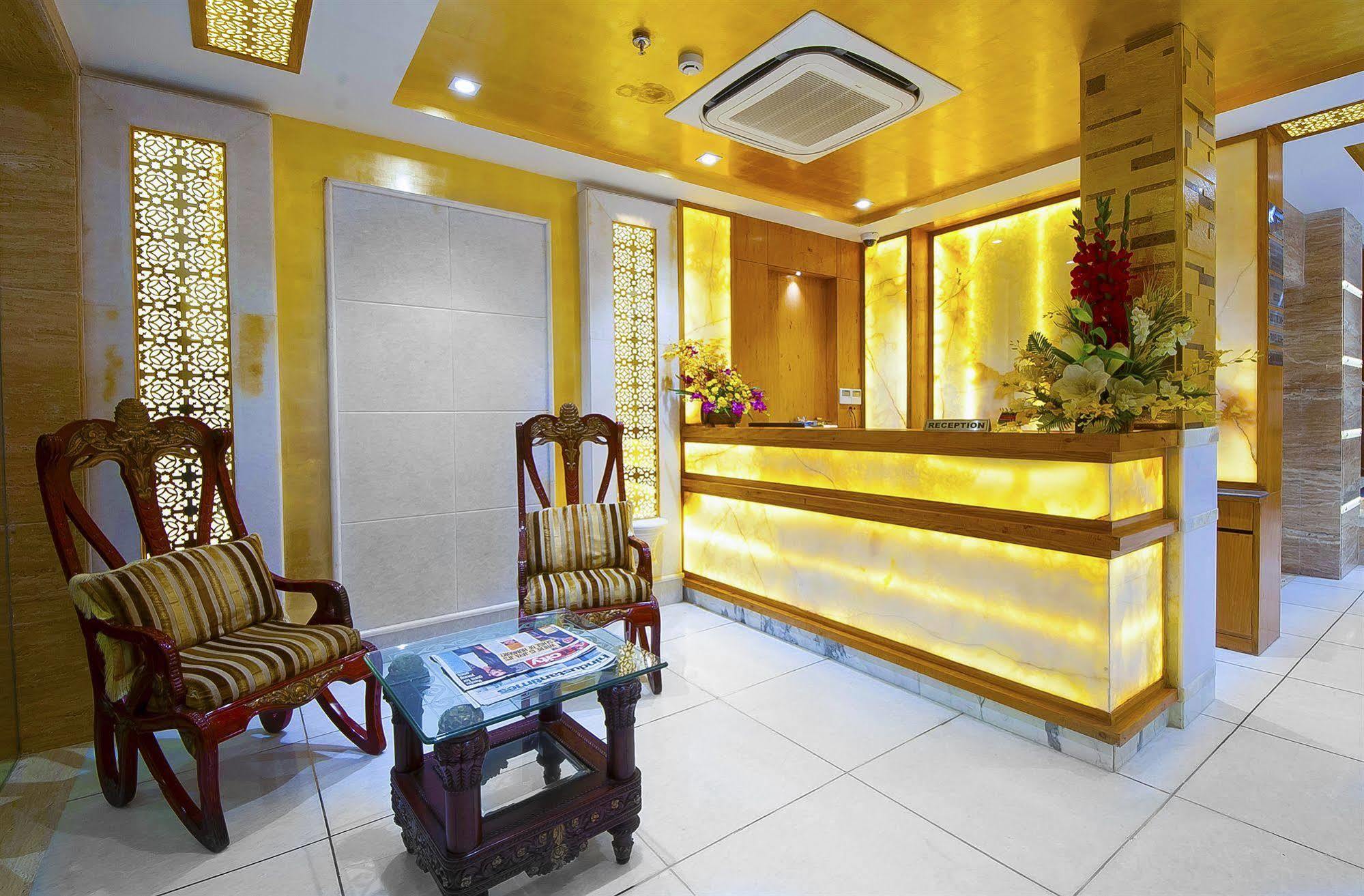 דלהי Hotel Swaran Palace מראה חיצוני תמונה