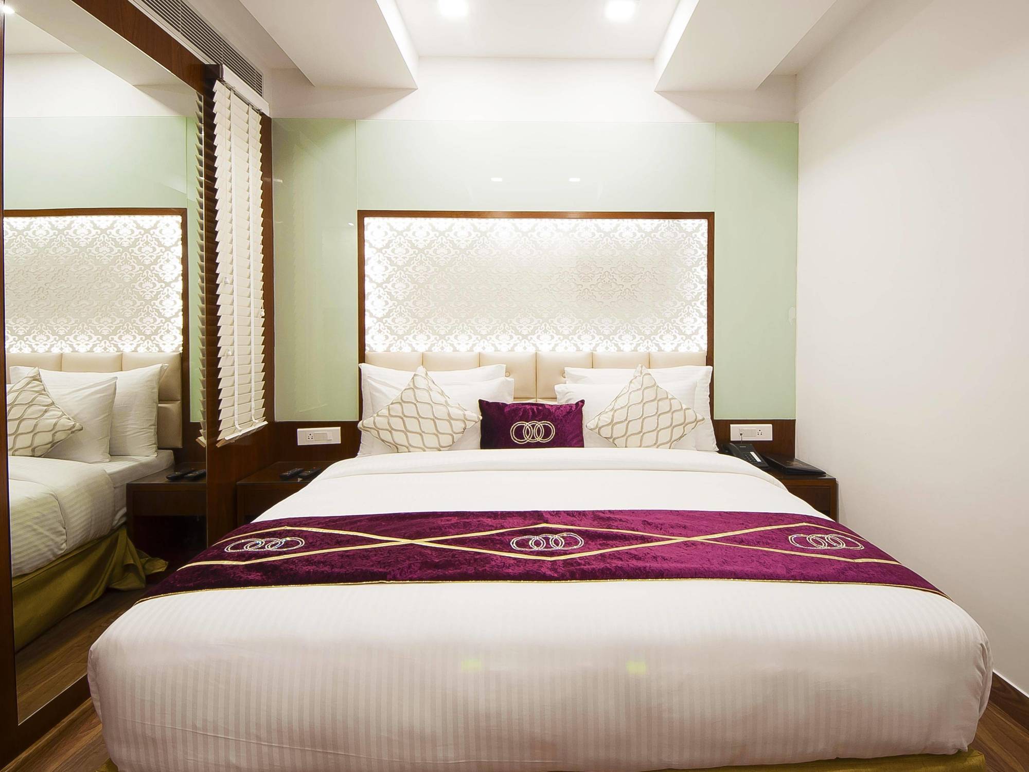דלהי Hotel Swaran Palace מראה חיצוני תמונה