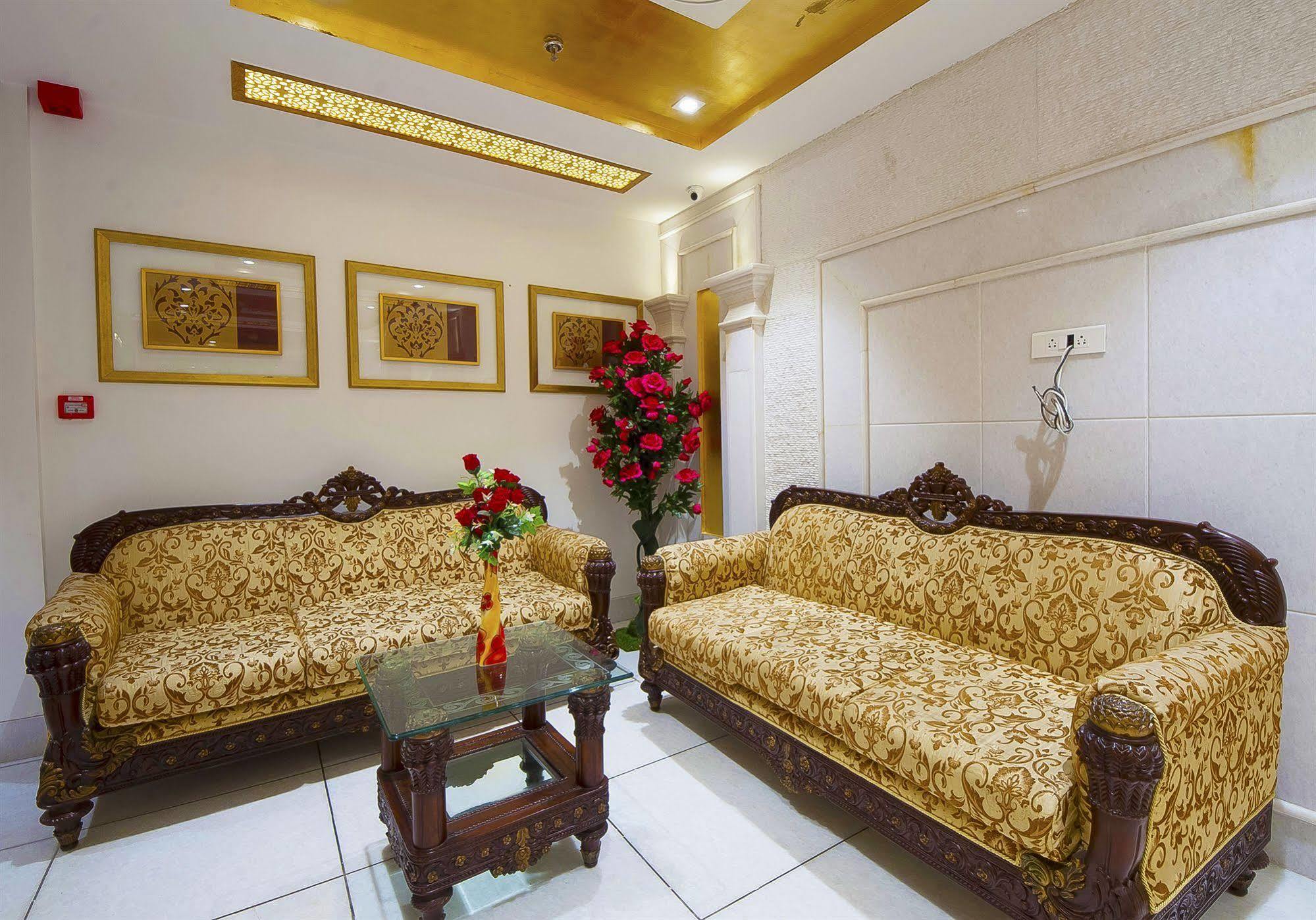 דלהי Hotel Swaran Palace מראה חיצוני תמונה