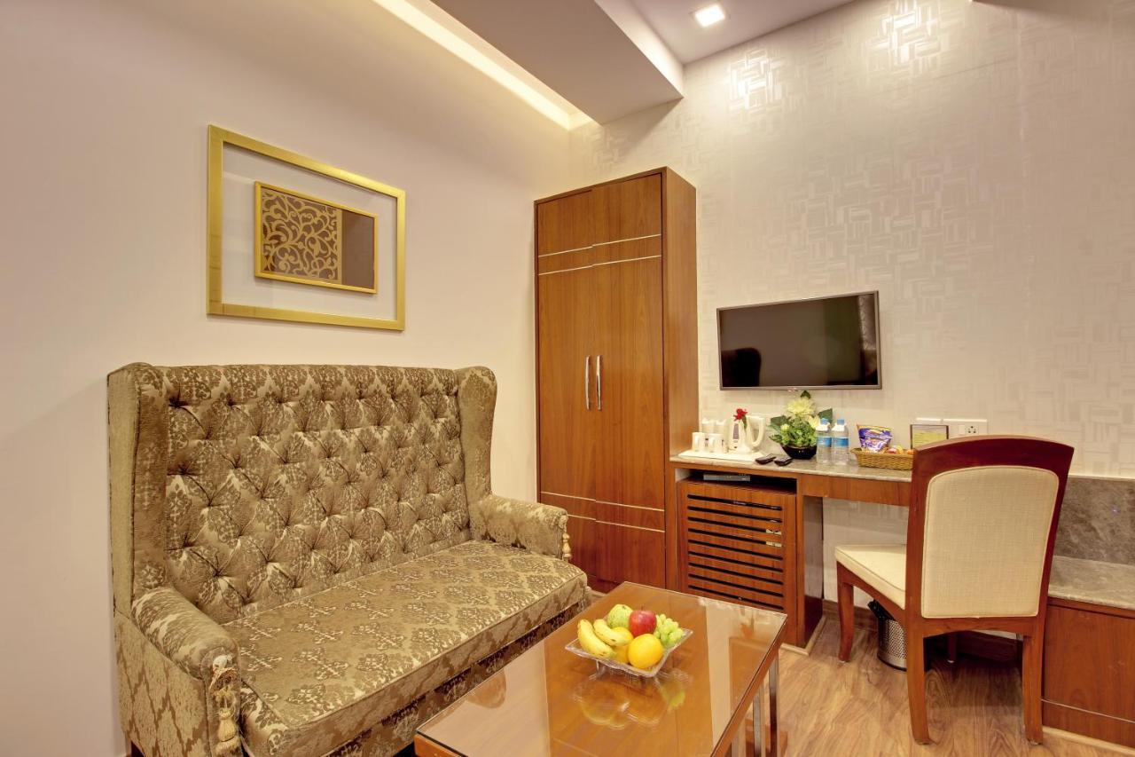 דלהי Hotel Swaran Palace מראה חיצוני תמונה