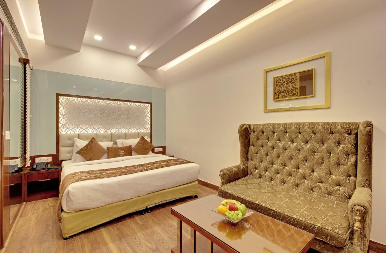 דלהי Hotel Swaran Palace מראה חיצוני תמונה